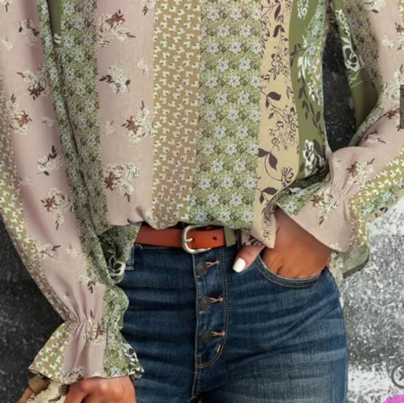 ♥️New boutique floral print ruffle cuff - Picture 12 of 16